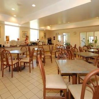 Clarion Pointe Wake Forest - Raleigh North - Hotels Near Me - Wake Forest, North Carolina