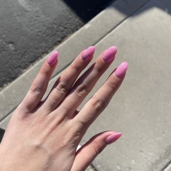 Creative Nails - Beautiful Valentine's Day nails! - Nail Salons Near Me - Reno, Nevada