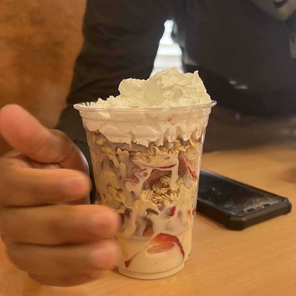 Banana Boy - Fresas Con Crema - Sandwiches Near Me - Murrieta, California