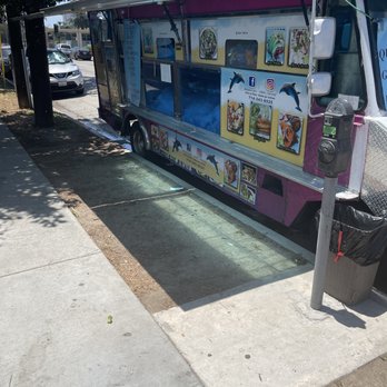 El Delfin - The outside of the truck - Food Trucks Near Me El Delfin - The outside of the truck - Food Trucks Near Me
