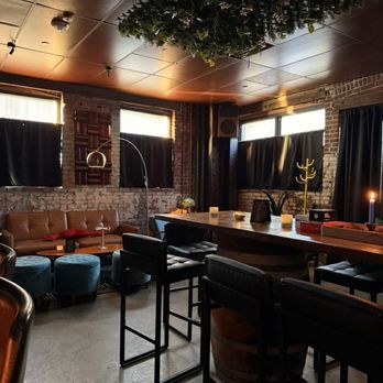 Bottle Shop - Interior seating - Speakeasies Near Me - Ontario, California
