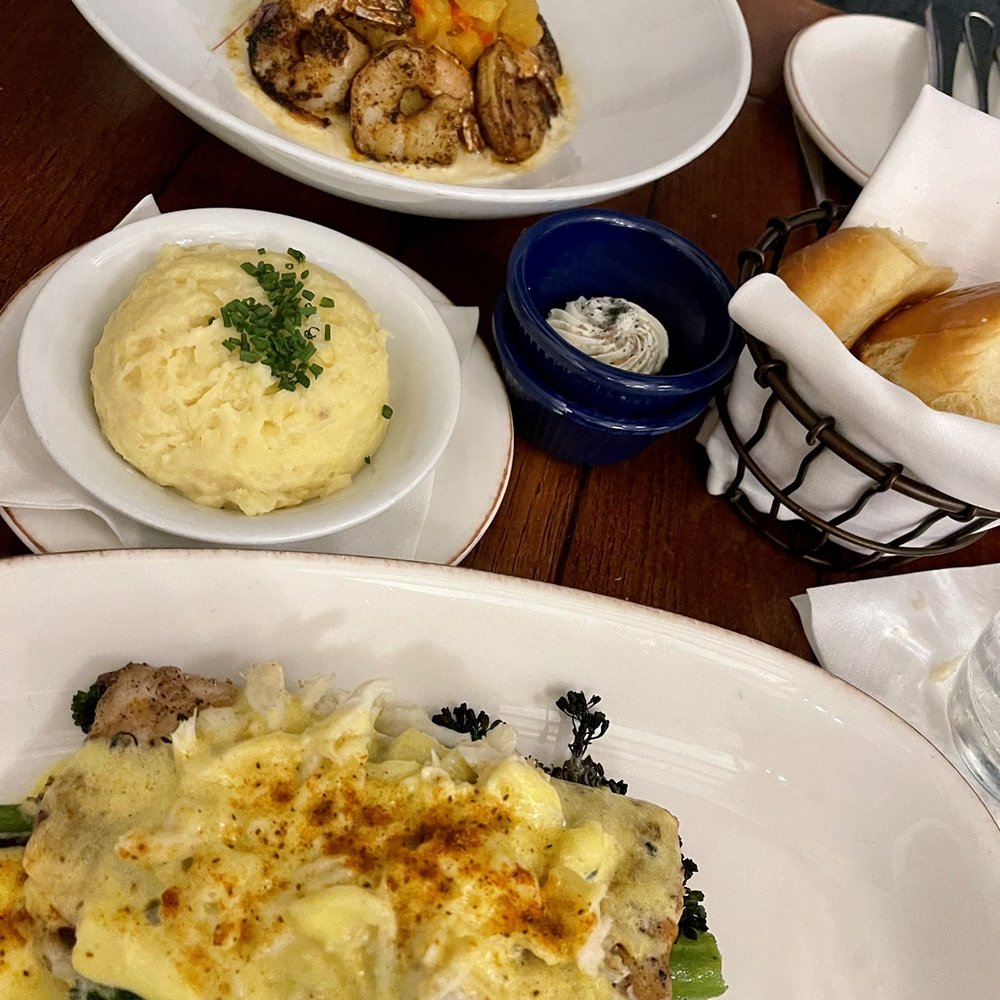 Wind & Waves Grill - Mahi-Mahi Oscar, Key West inspired Shrimp & Grits - Cocktail Bars Near Me - Vero Beach, Florida Wind & Waves Grill - Mahi-Mahi Oscar, Key West inspired Shrimp & Grits - Cocktail Bars Near Me - Vero Beach, Florida