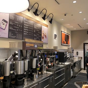 Peet's Coffee - Coffee & Tea Near Me - Chicago, Illinois