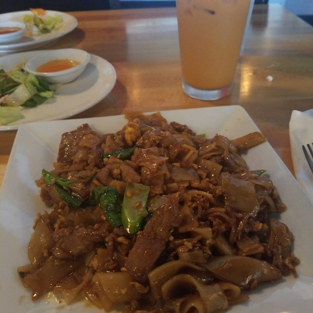 Mint Thai Kitchen - Pad see ewe - Thai Near Me - Houston, Texas Mint Thai Kitchen - Pad see ewe - Thai Near Me - Houston, Texas