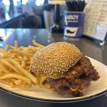 Amboy - Chili cheese burger - Burgers Near Me - West Covina, California Amboy - Chili cheese burger - Burgers Near Me - West Covina, California