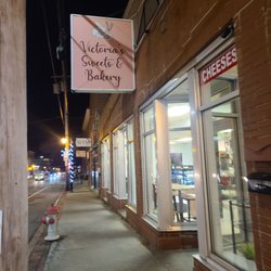 Victoria’s Sweets & Bakery - Outside