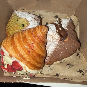 Angelina Bakery - My box of 4 croissants: clearly missing 1 - Bakeries Near Me - New York, New York