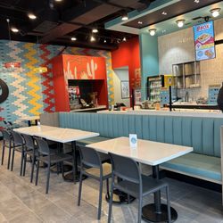 Barrio Burrito Bar - Interior