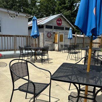 Millstone Restaurant & Country Store - American Near Me - Dandridge, Tennessee