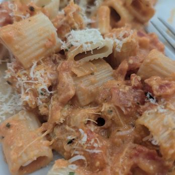 Olive Garden Italian Restaurant - Build your own pasta - bucatini and 5 cheese marinara - Italian Near Me - Omaha, Nebraska Olive Garden Italian Restaurant - Build your own pasta - bucatini and 5 cheese marinara - Italian Near Me - Omaha, Nebraska