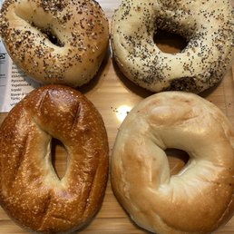 Top: 2 "everything" bagels Bottom: 2 plain bagels. The inconsistency in freshness and quality and doneness is downright weird. Top: 2 "everything" bagels Bottom: 2 plain bagels. The inconsistency in freshness and quality and doneness is downright weird.