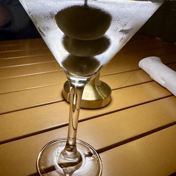 Square Cafe - Hanover - Dirty martini - New American Near Me - Hanover, Massachusetts