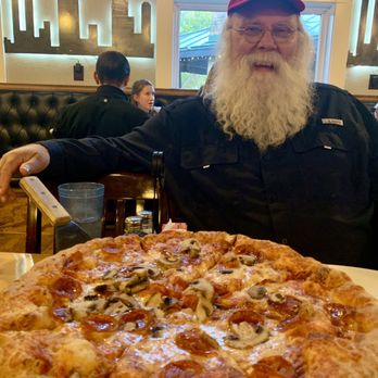 Brozinni Pizzeria - Excellent pizza. - Pizza Near Me - Nashville, Indiana Brozinni Pizzeria - Excellent pizza. - Pizza Near Me - Nashville, Indiana