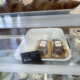 Tokyo Banana Cream Roll