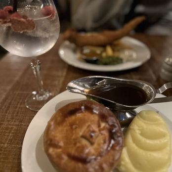 The Blackbird - Pubs Near Me - London, XGL