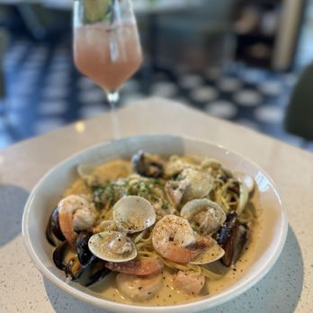 Dapper Dine & Lounge - Wow !! - Cocktail Bars Near Me - Riverside, California
