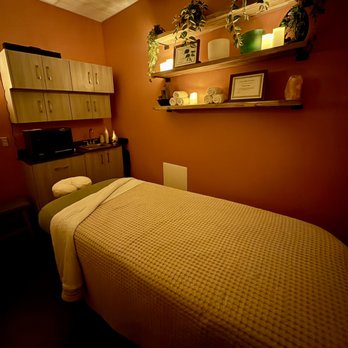 Gifted Hands Massage - Massage Room - Massage Therapy Near Me - Nashville, Tennessee Gifted Hands Massage - Massage Room - Massage Therapy Near Me - Nashville, Tennessee