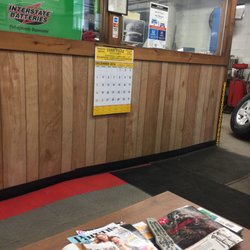 Dan's Automotive - Waiting area