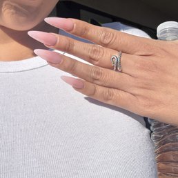 10/10 love my nails the shape and length is always perfect 10/10 love my nails the shape and length is always perfect