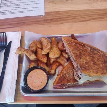 Motorworks Brewing Orlando - Pulled pork cuban - Breweries Near Me - Orlando, Florida Motorworks Brewing Orlando - Pulled pork cuban - Breweries Near Me - Orlando, Florida