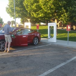 Tesla Supercharger Blanding - Charging at up to 250 amps!