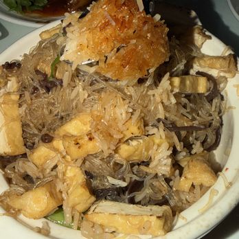 Loving Hut - Claypot Rice - unique crispy rice with a layer of rice noodles. Then add firm tofu. So dang good. Must order. - Vegan Near Me - Elk Grove, California Loving Hut - Claypot Rice - unique crispy rice with a layer of rice noodles. Then add firm tofu. So dang good. Must order. - Vegan Near Me - Elk Grove, California