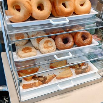 Admirals Club - Pastries - Airport Lounges Near Me - Phoenix, Arizona