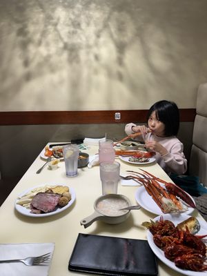 100's seafood grill buffet by null