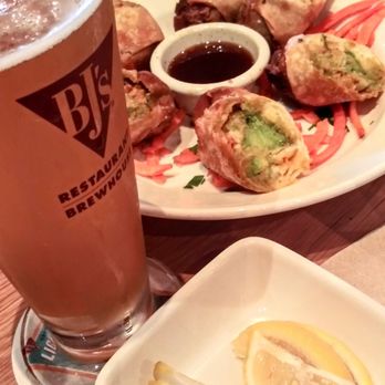 BJ's Restaurant & Brewhouse - Avocado rolls - American Near Me - Temple, Texas