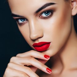 Khilat Threads & Beauty - Everyone has unique eyebrows. It is our job to understand and treat everyone's eyebrows individually.
