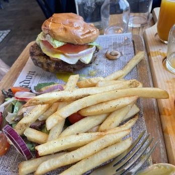 Woodbines - Irish Near Me - Long Island City, New York