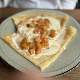 Peaches & Cream Crepes
