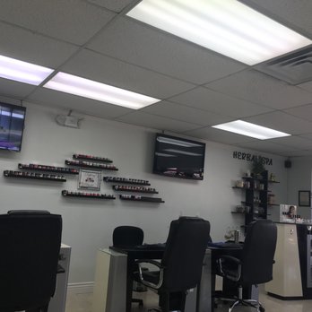Natural Nails Art - Nail Salons Near Me - Tampa, Florida