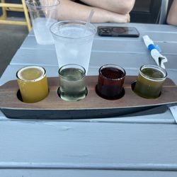 Shipwrecked Brew Pub - Flight of beer.