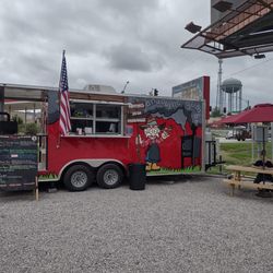Pappy Mac's Cajun Smokehouse - Pappy Mac's Cajun Smokehouse Food Tuck serving side