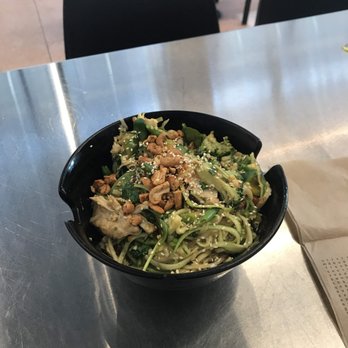 honeygrow - Stir fry w/ natural chicken and veggies - Salad Near Me - Philadelphia, Pennsylvania