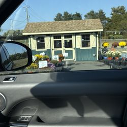 Ferrara's Orchards - Farm store
