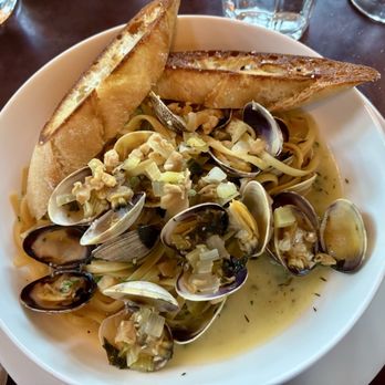 Silverwater Cafe - Linguini With Clam Sauce - Seafood Near Me - Port Townsend, Washington