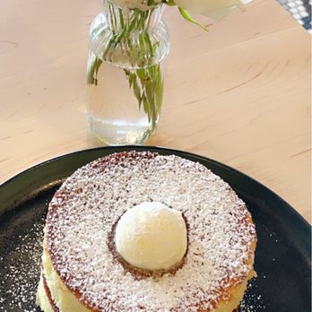 Roze Pony - Soufflé pancake - New American Near Me - Nashville, Tennessee Roze Pony - Soufflé pancake - New American Near Me - Nashville, Tennessee