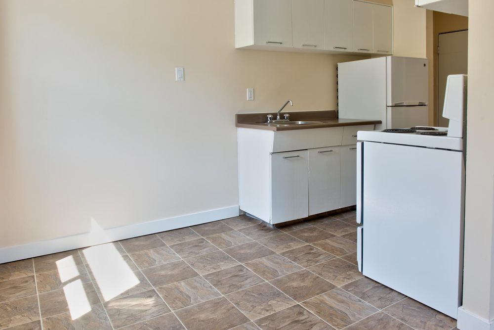 HILLSIDE MANOR 1 Haineault Street, Fort McMurray, Alberta, Canada