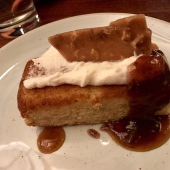 Vallozzi's Pittsburgh - Brown butter cake - Italian Near Me - Pittsburgh, Pennsylvania