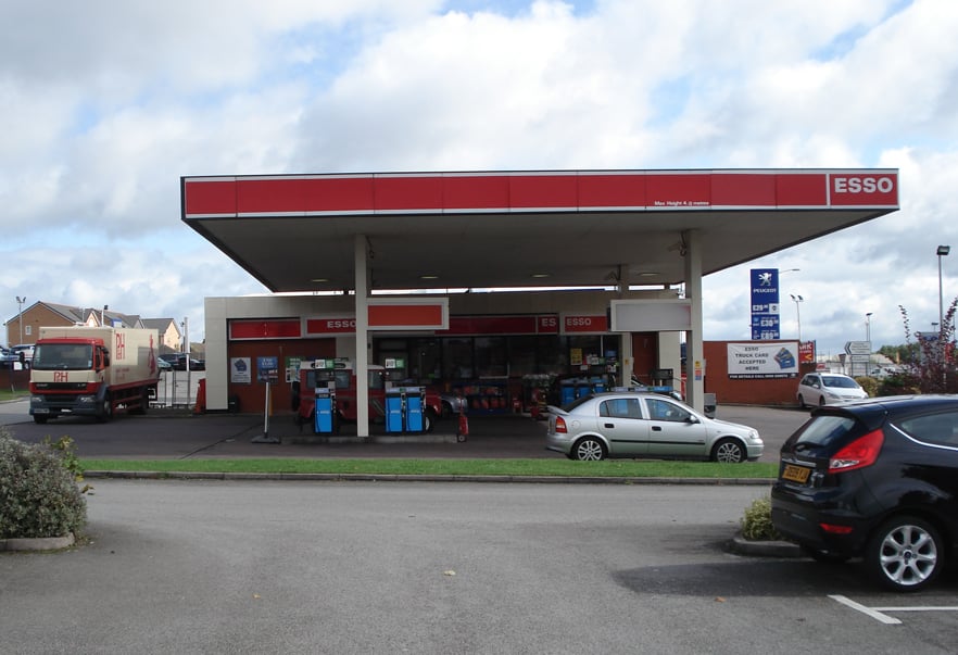EXXON RHOSTYLLEN SERVICE STATION Wrexham Road, RHOSTYLLEN, Wrexham, United Kingdom Yelp