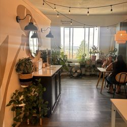 Common Ground - Cute lil coffee lounge w/indoor seating. A few tables in parking lot.