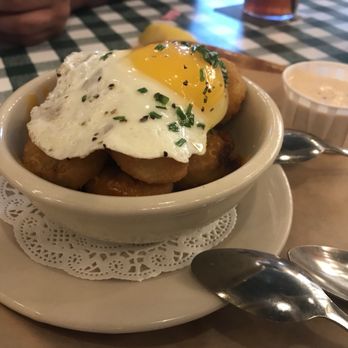 Rodeo Goat - Appetizer : steaming pile - Burgers Near Me - Houston, Texas