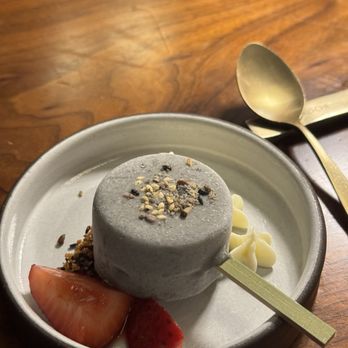 Kochi - Black sesame ice cream - Korean Near Me - New York, New York Kochi - Black sesame ice cream - Korean Near Me - New York, New York