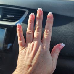 V Nails - Clean, simple mani