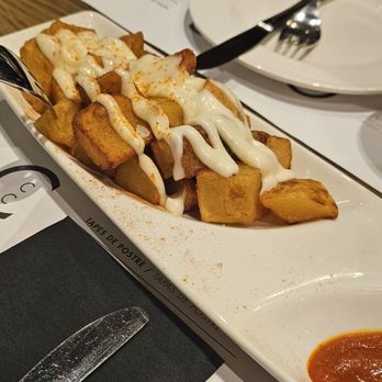 Ciutat Comtal - Papatas bravas - Tapas Bars Near Me - Barcelona, B