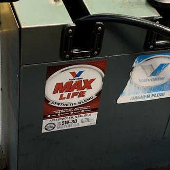 Valvoline Instant Oil Change - Oil Change Stations Near Me - POTOMAC FALLS, Virginia Valvoline Instant Oil Change - Oil Change Stations Near Me - POTOMAC FALLS, Virginia