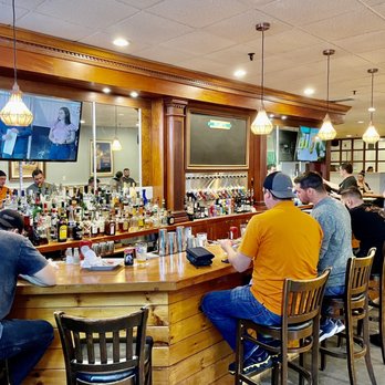 Delaney's Restaurant & Tap Room - The bar area - American Near Me - New Haven, Connecticut