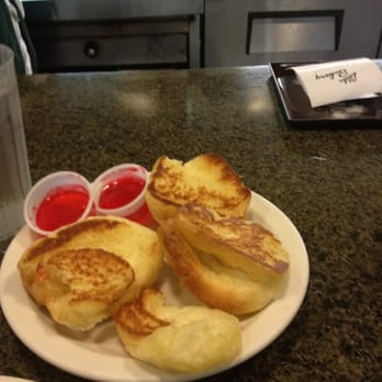 Liliha Bakery - Bakeries Near Me - Honolulu, Hawaii